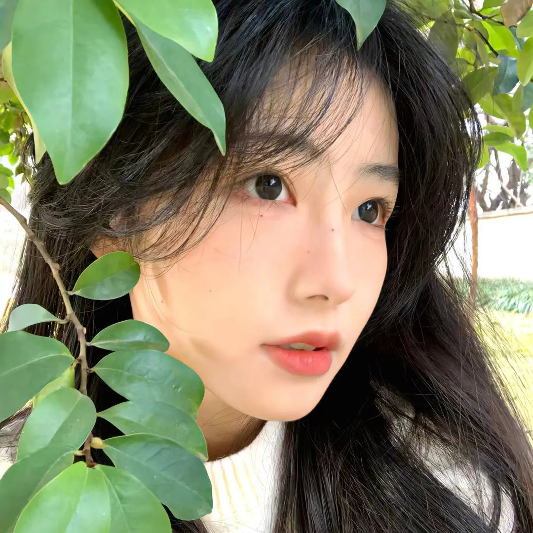 腰间持枪